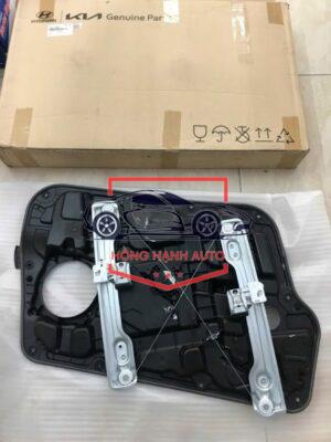 Compa lên kính xe HYUNDAI SONATA 2010-2016 | 824813S001