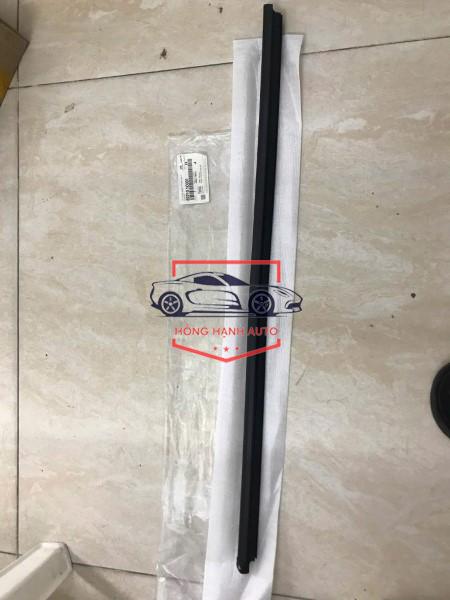 Nẹp chân kính Hyundai Getz 2009 | 822101C001
