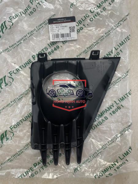 ỐP ĐÈN SƯƠNG MÙ MITSUBISHI ATTRAGE 2020-2024 - 6400J652