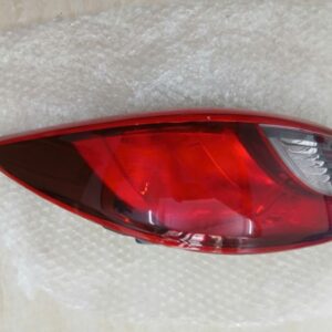 ĐÈN HẬU XE MAZDA 2 2015-2018 | DB7A51160B