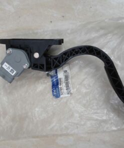 CẢM BIẾN CHÂN GA HYUNDAI STAREX 2007 | 327004A660